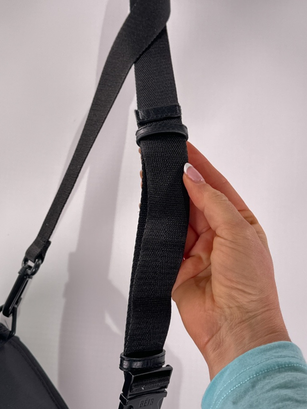 BÉIS The Sport Sling Bag Crossbody Travel Nylon Black 7”x 8”x 2” - Picture 10 of 14